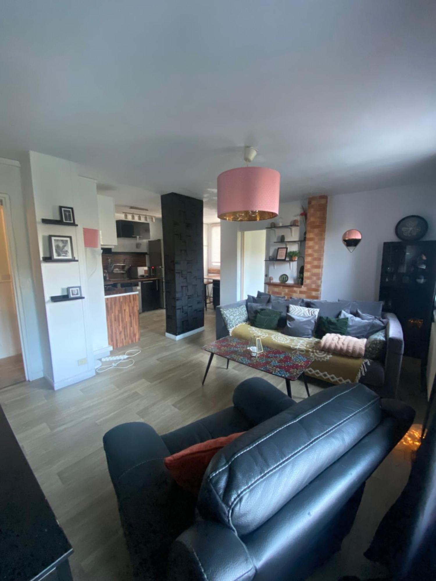 Bel Appartement Spacieux ,Convivial De 3 Chambres Avec Parking Prive Secure Caen Exterior foto