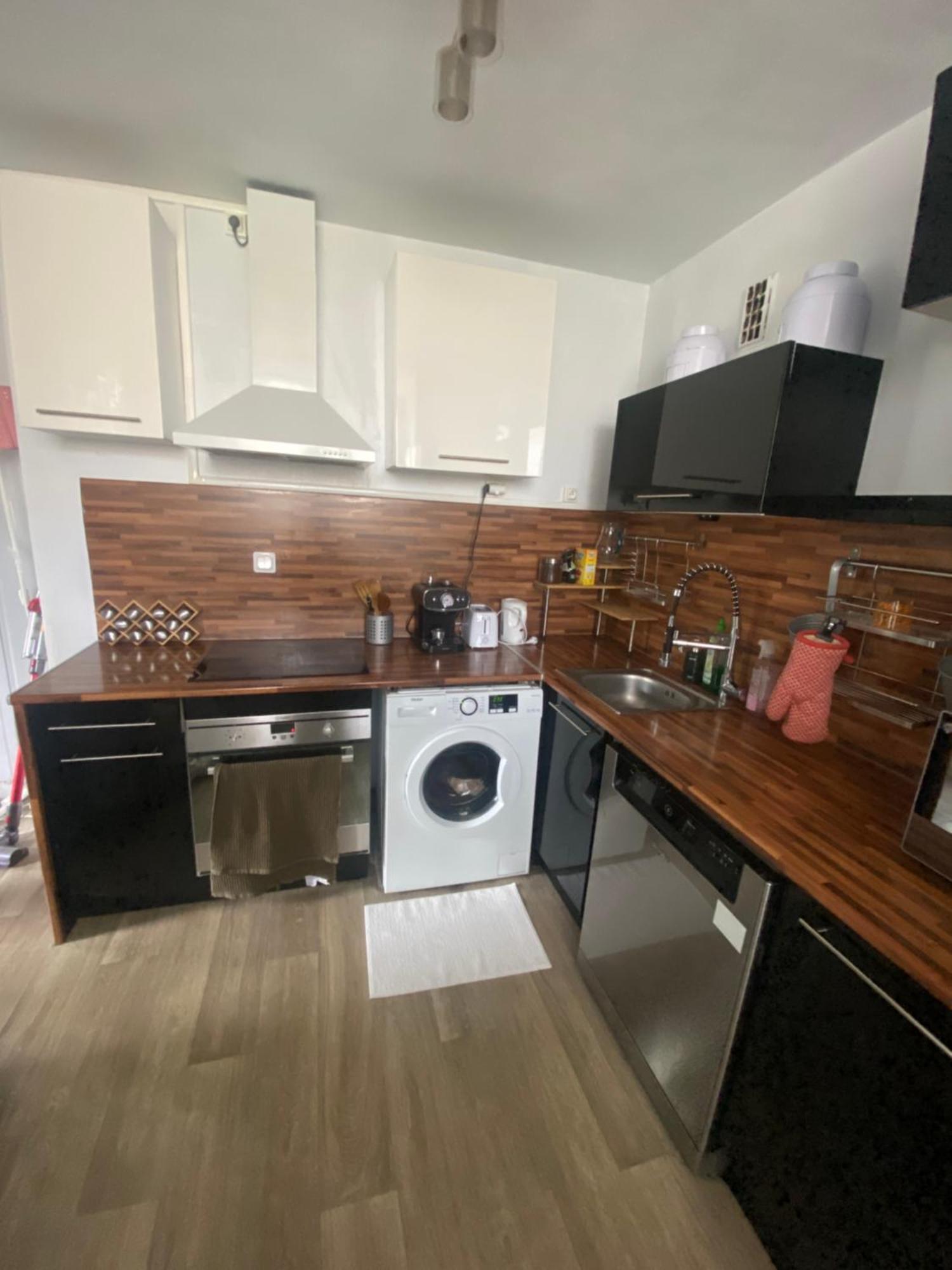 Bel Appartement Spacieux ,Convivial De 3 Chambres Avec Parking Prive Secure Caen Exterior foto