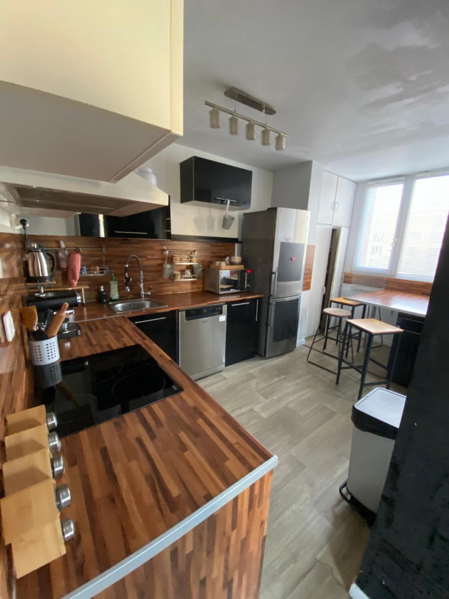 Bel Appartement Spacieux ,Convivial De 3 Chambres Avec Parking Prive Secure Caen Exterior foto